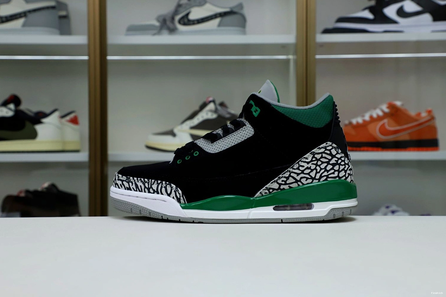 JORDAN AIR GREEN 3 PINE 0824